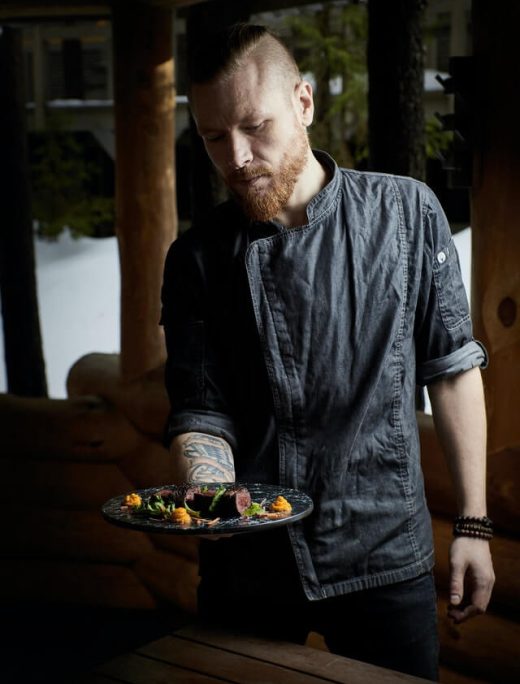 Our chef takes pride in crafting iconic Maharashtrian street foods that capture the heart of Mumbai’s vibrant food culture.